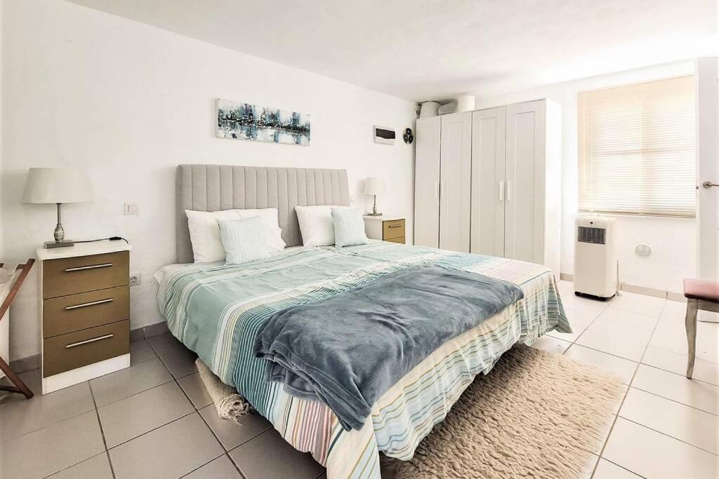 Stunning Sea View Villa With 6 Bedrooms & Heated Pool - Villa Renaissance Playa Blanca  Szoba fotó